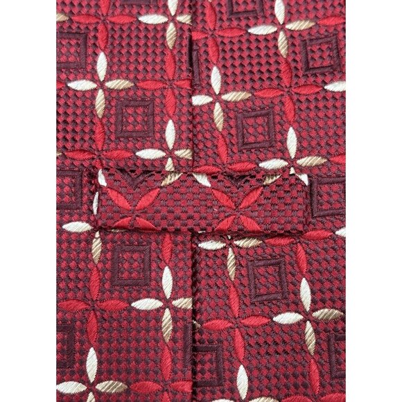 ERMENEGILDO ZEGNA Men's Tie 100% Silk Red Silver ITALY Luxury Geometric GUC - Picture 4 of 7
